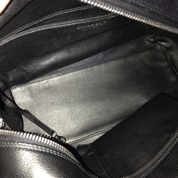 Chanel Deerskin Zipped Tote - Picture 5 of 15